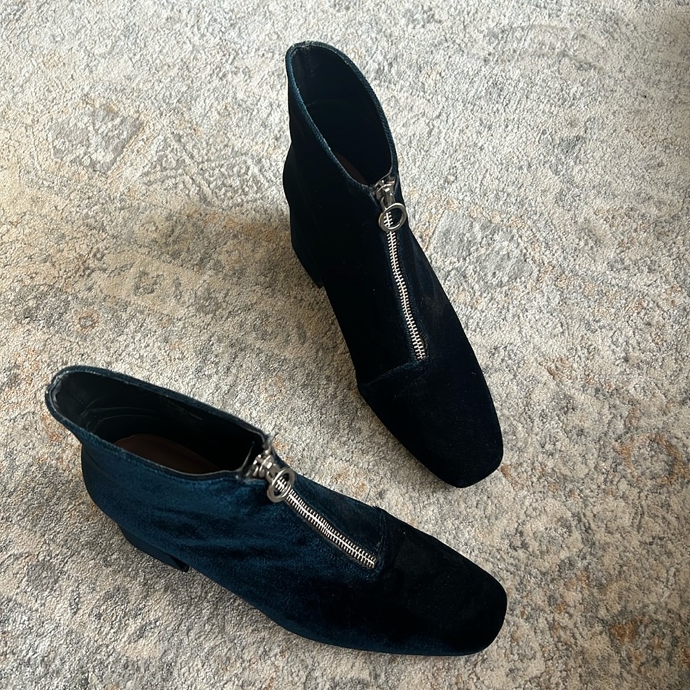 Zara Blue Velvet Texture Booties 37
